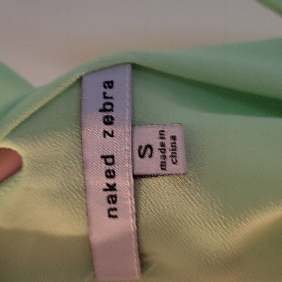 Like New! Beautiful Mint Green blouse - Picture 3 of 5
